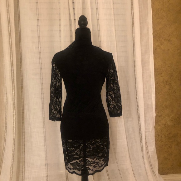 Bodycon Lace Dress - Picture 3 of 5
